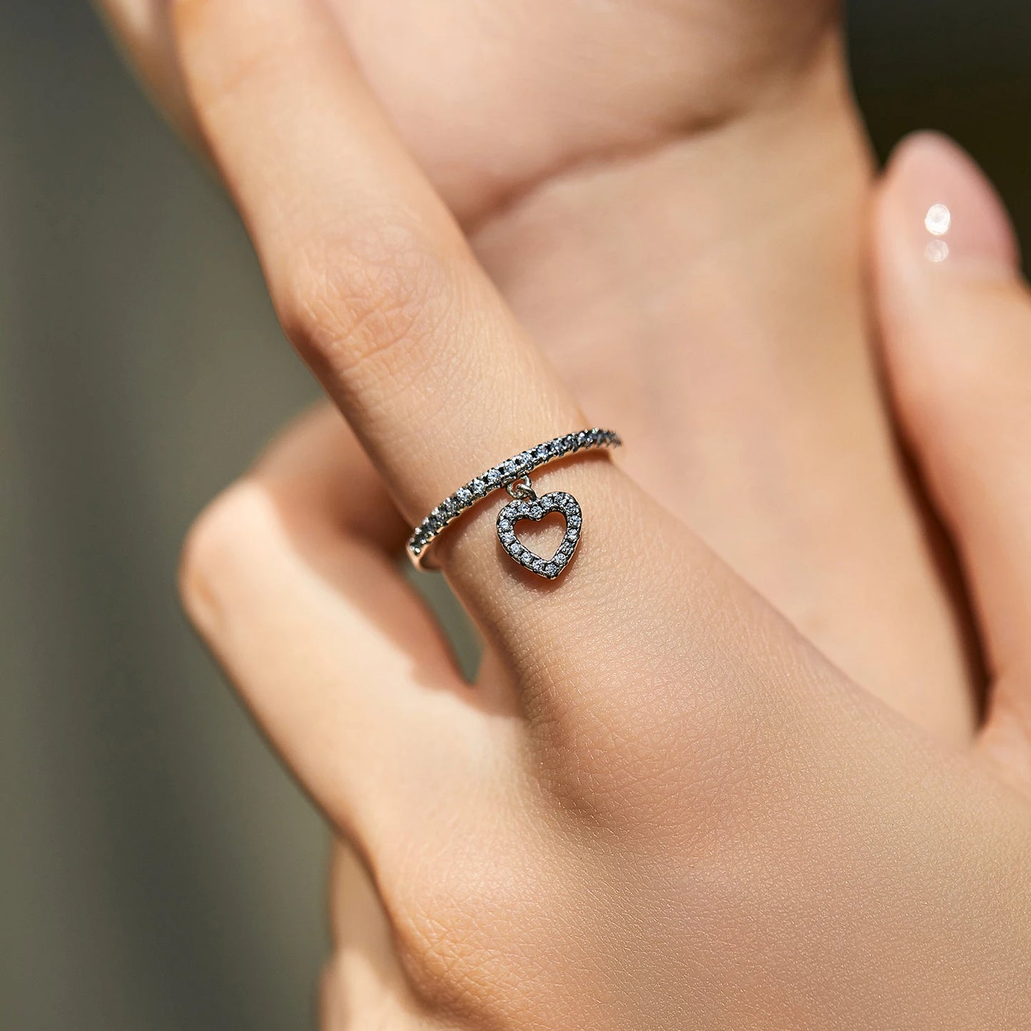 Vintage Trendy Heart Swing Ring