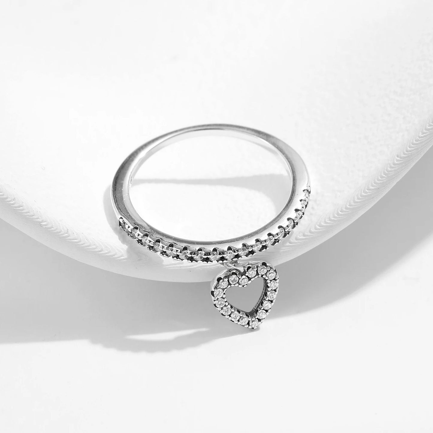 Vintage Trendy Heart Swing Ring